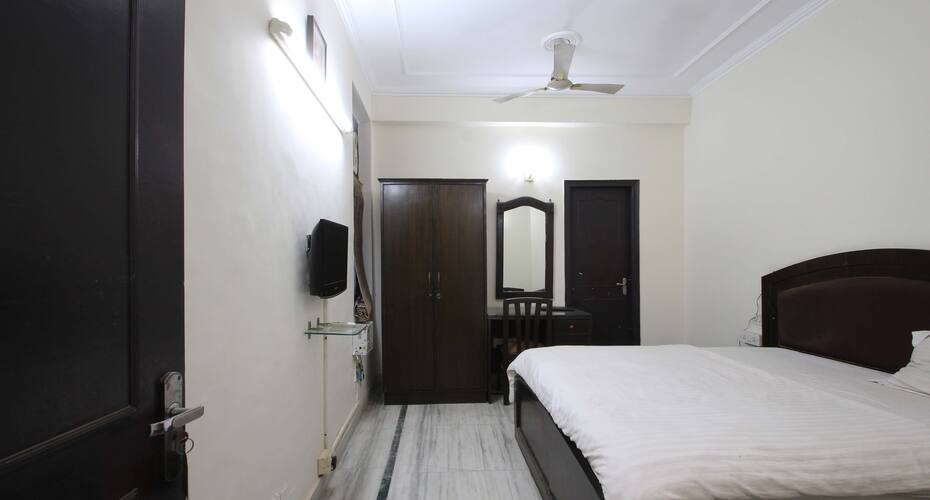 Golf View Presidential Suites, Gurgaon 3